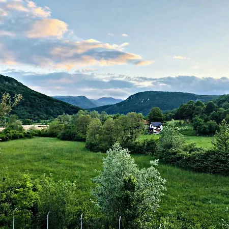 Dobrenica 公寓 Bihać